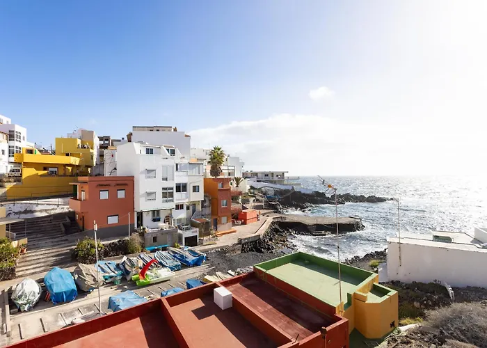 Home2Book Charming Sea Front House