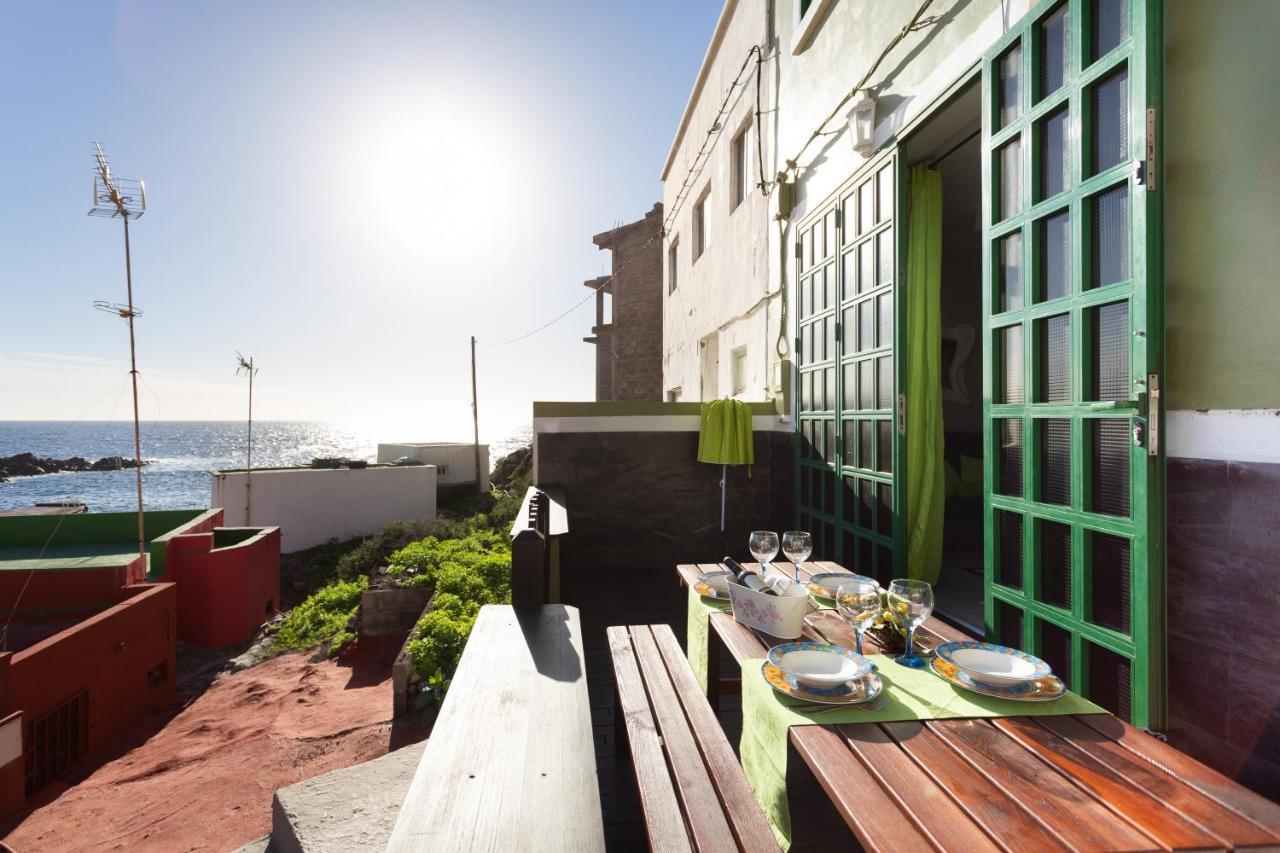 Hébergement de vacances Home2book Charming Sea Front House *